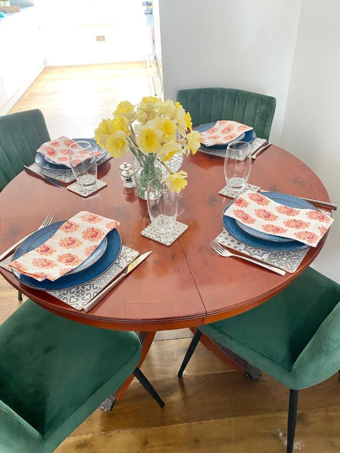 דירות הרוגייט Springfield Court 12 מראה חיצוני תמונה