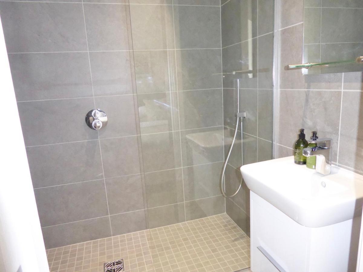 דירות הרוגייט Springfield Court 12 מראה חיצוני תמונה